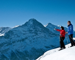 snowshoeing_grindelald_003_by-jungfrau-region-mattias-nutt
