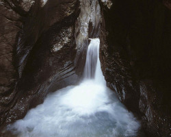 Pauschale_Einzigartige Zeugen der Wasserkraft_Gletscherschlucht